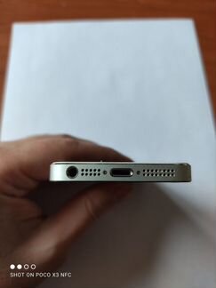 Apple iPhone 5s 16Гб, состояние 4++