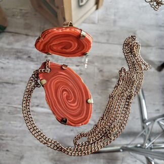 Украшения жемчуг, цепи, пластик