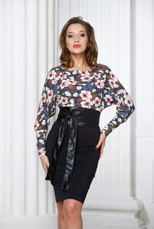 Платье с рукавом летучая мышь