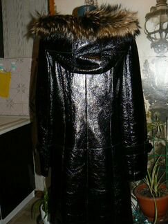 Дубленка новая.Натуральная с капюшоном XL