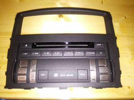 Штатная магнитола Mitsubishi Pajero 4