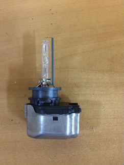 Лампа ксенона в сборе с патроном Мазда сх-5