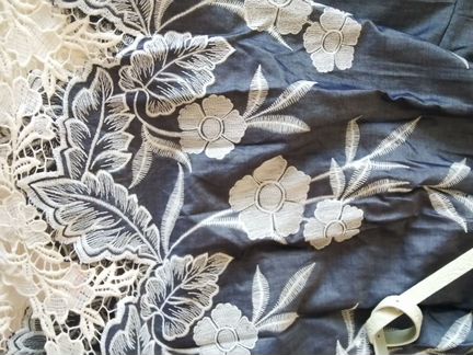 Платье Noche Mio деним с вышивкой. Новое 50-52