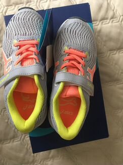 Кроссовки asics новые 18,5 см на ногу 17-18 см луч