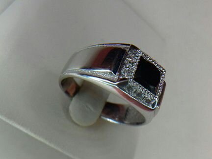 Серебро 925 проба,Кольцо с Ониксом и Цирконами