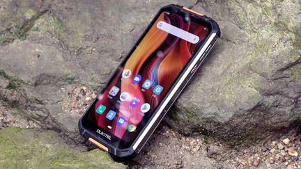 Oukitel WP6: смартфон с 3 камерами и акб 10000 mAh