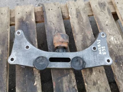 Балка АКПП Bmw 735I E38 M62B35 1999