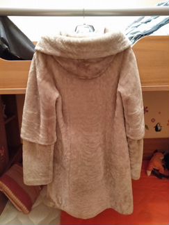 Мутоновая шуба с капюшоном