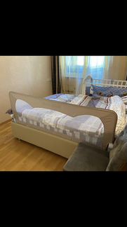 Защитный бортик для кровати