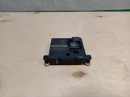 Блок управления дверьми на Mercedes Benz W211