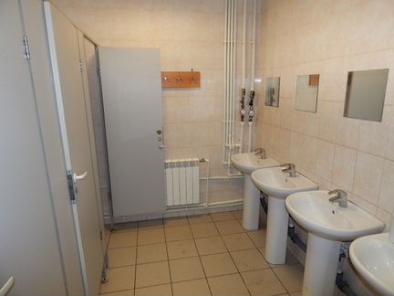 Комната 14 м² в > 9-к, 1/3 эт.