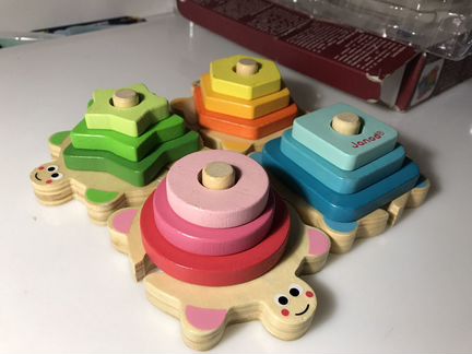 Сортер пирамидка Черепашки Janod