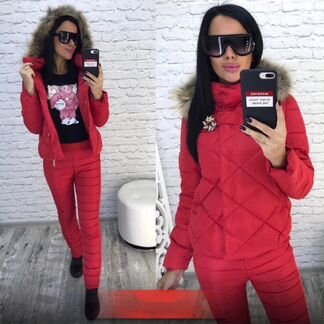Костюм женский с меховым капюшоном