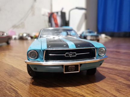 Мустанг 1/18