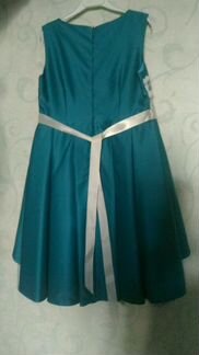 Новое нарядное платье р. 140