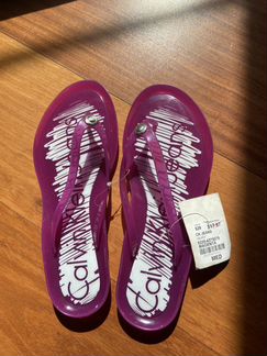 Сланцы Calvin Klein новые