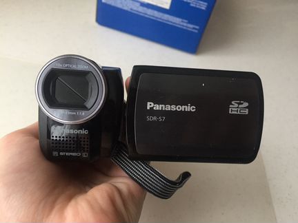 Компактная видеокамера Panasonic SDR-S7