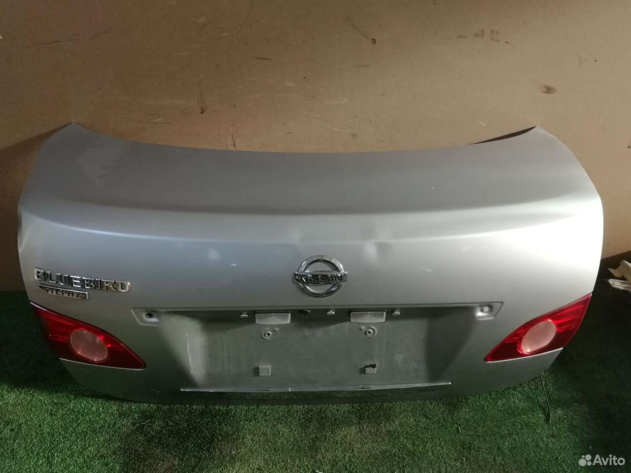 Крышка багажника Nissan Almera