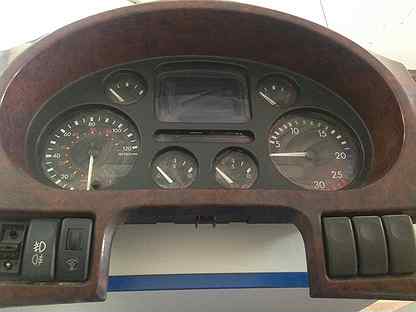 Панель даф 105. Торпеда даф. Панель приборов daf 95 xf. Панель дафа 106. Накидка на панель даф 105.