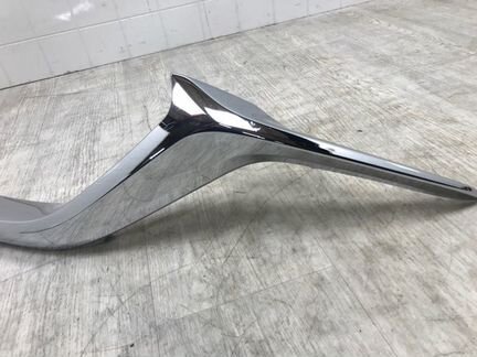 Окантовка решетки радиатора передняя левая Mazda