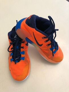 Баскетбольные кроссовки nike yannis adetokumbo