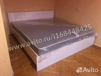 Кровать