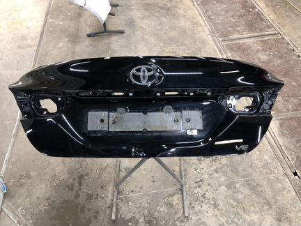 Крышка багажника тоета камри xv70 оригинал
