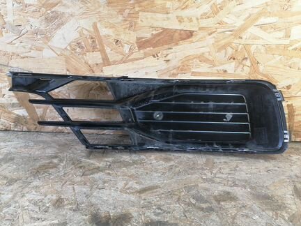 Решетка в бампер лев. Audi A6 C7 рестайлинг