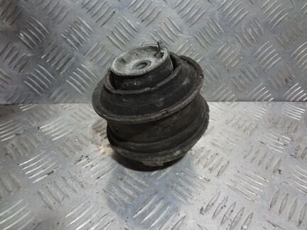 Опора подушка двигателя Мерседес 203 210