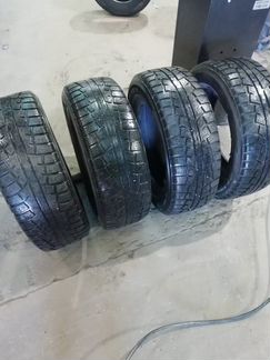 Зимние шины 235*65*17