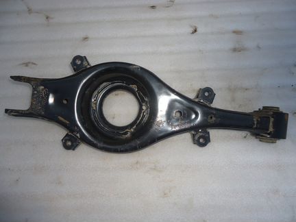 Рычаг задний поперечный правый Генезис Genesis