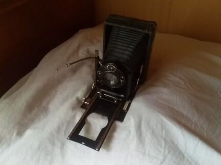 Старинный фотоаппарат