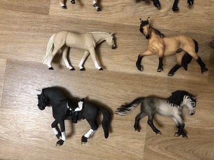 Коллекционные фигурки лошадей CollectA, Schleich