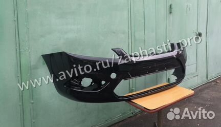 Передний бампер на Ford Focus 2 чёрный