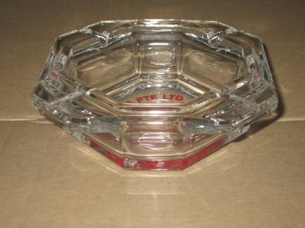 Пепельница с символикой Agio и Takai