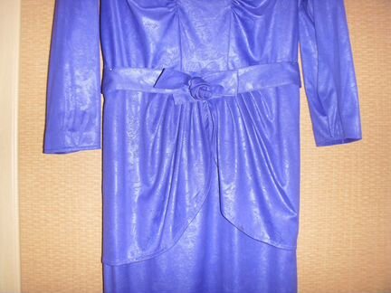 Платье нарядное, цвет- насыщенный фиолетовый