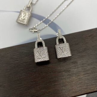 Серьги Louis Vuitton подвеска Louis Vuitton с замк