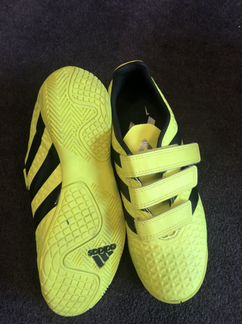 Бутсы Adidas. 36,5 рр, лимонные