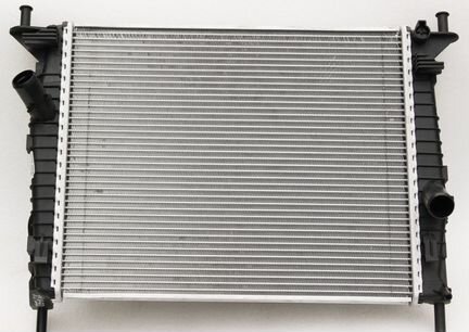 Радиатор охлаждения Ford Focus 2004-2008/11 без ас
