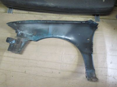Крыло переднее правое audi А4 (1995-1997) с эмблем