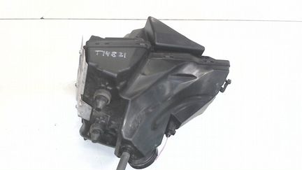 Корпус воздушного фильтра Audi A5, 2011