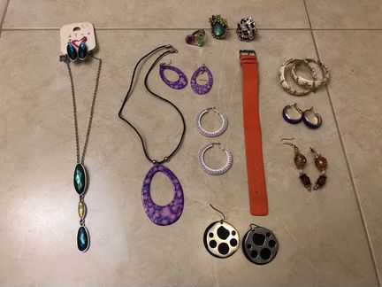 Бижутерия бусы браслеты кольца серьги цепочки