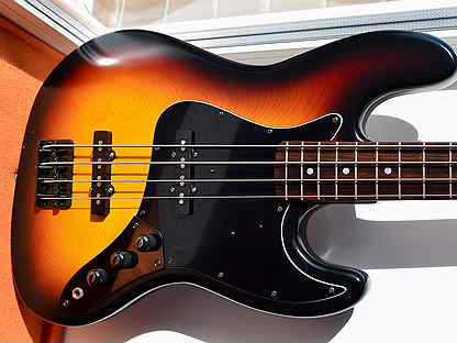 Бас ру. Fender Japan '62 reissue Jazz Bass. Samick Precision Bass. Бас-гитара Samick vkb11. Fender Jazz Bass Vintage Sunburst.