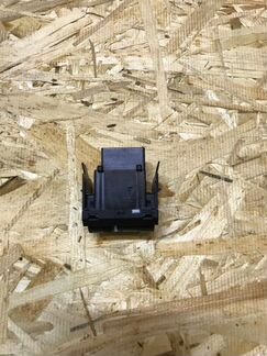 Кнопка корректора фар Skoda Superb седан cdab 2011