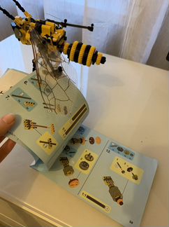 Пчела lego с двигающимися крыльями