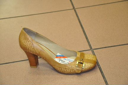 Продаю новые женские туфли