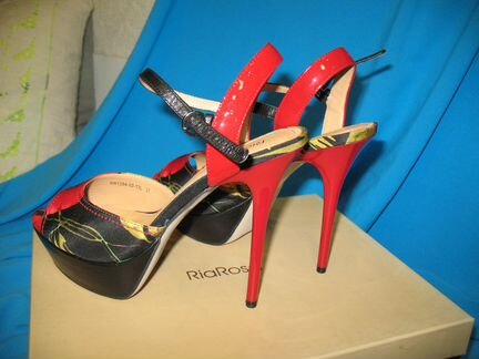 Изысканные босоножки на шпильке р-р 37