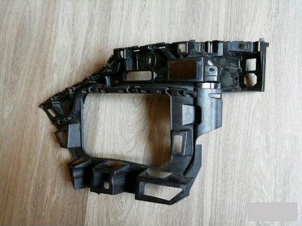 Кронштейн бампера задний левый Vw Touareg 7P