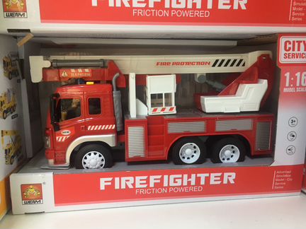 Пожарные машины с краном и с лестницей