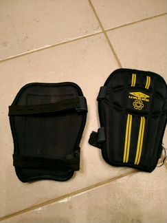 Щитки футзал Umbro